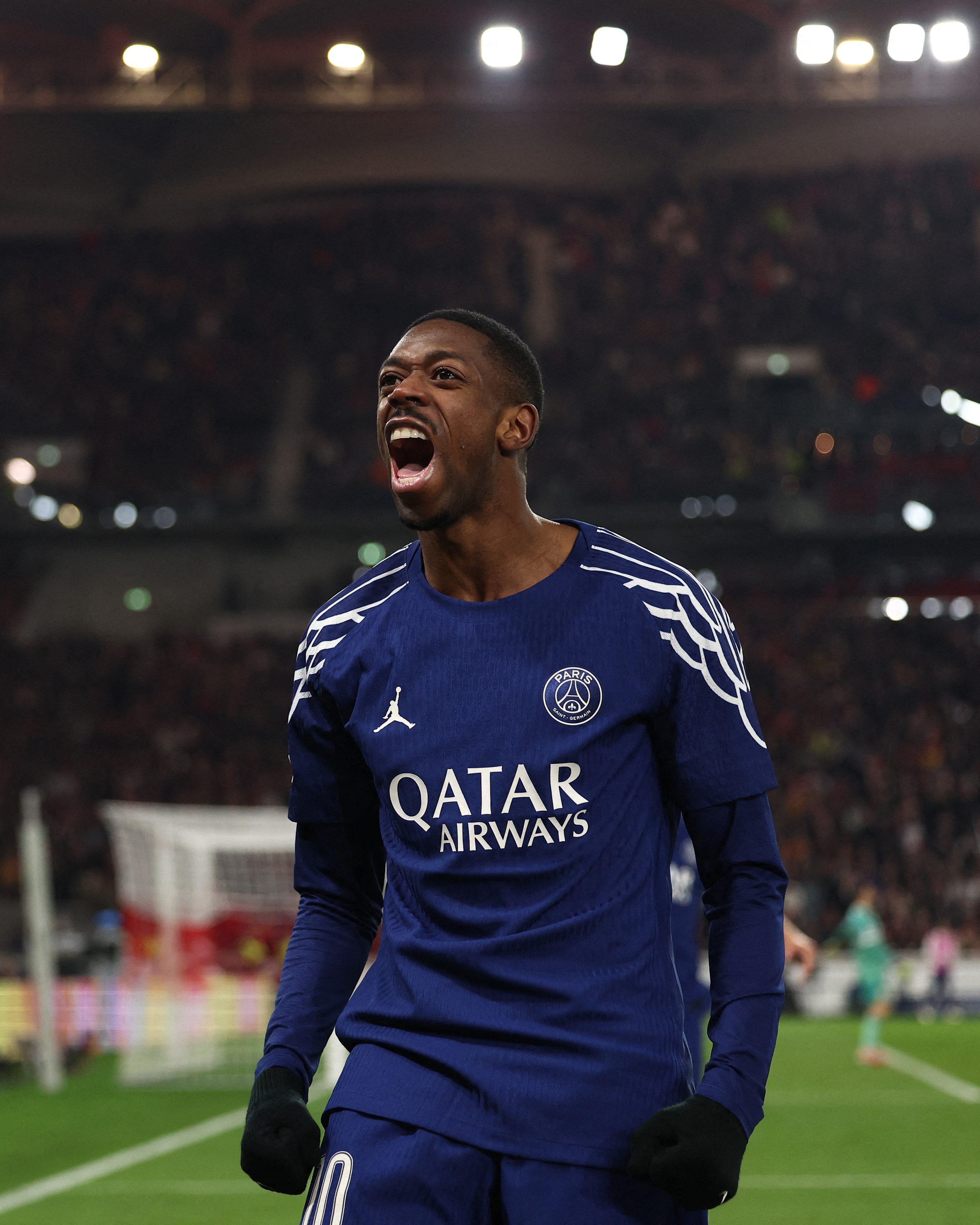 欧宝体育官方 -包含姆巴佩再度上演帽子戏法，巴萨后防线成筛子！的词条