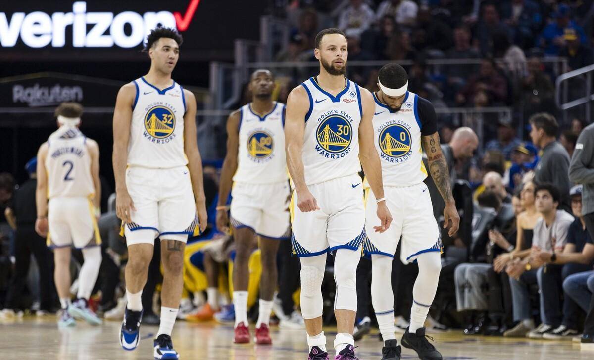 欧宝体育入口 - 穆古鲁扎连续十五场比赛得分超过比分优势明显，湖人挑战极限！